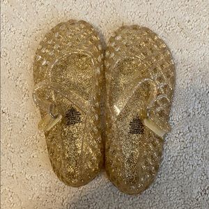 Girls’ glitter jellies!